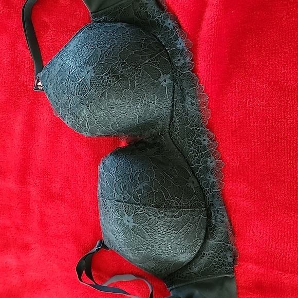 Victorias Secret bra- 36c- NWT - Picture 2 of 8